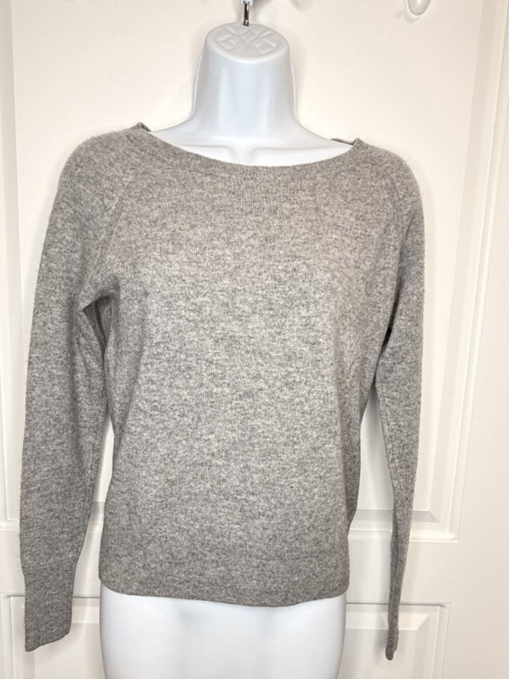 Halogen 100% Cashmere Heather Gray Crewneck Sweater Size S